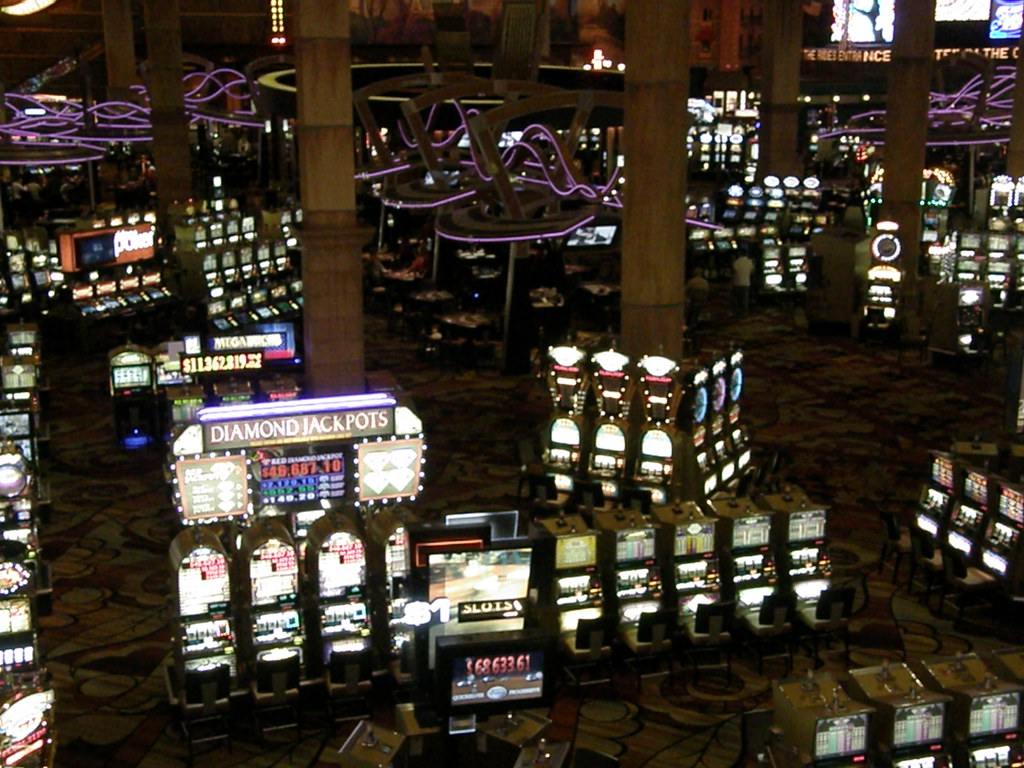 Simbol dan gulungan mesin slot yang dijelaskan dalam kamus istilah JuaraSlot88